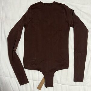 SKIMS Essential Bodysuit Crewneck long sleeve